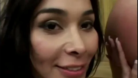 Vaniity-scene5