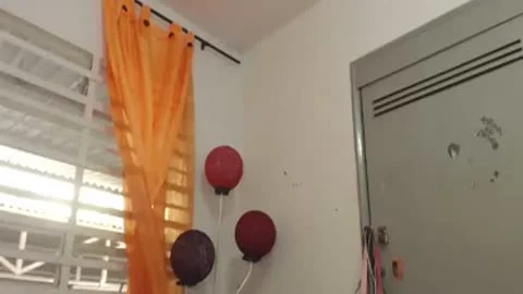 Isabella Cums