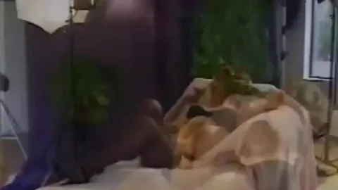Pattractiveographer pokes Ladychap