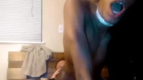 lucky lad hammers dark lady-man Online