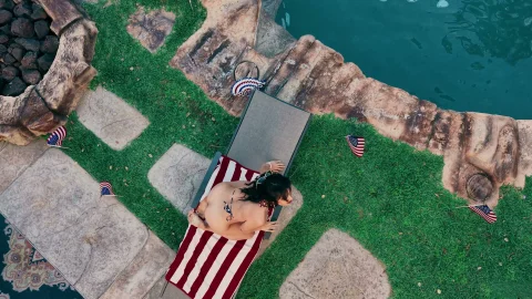 Raw dogging by the poolside on July 4th