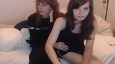 2 girls In Love