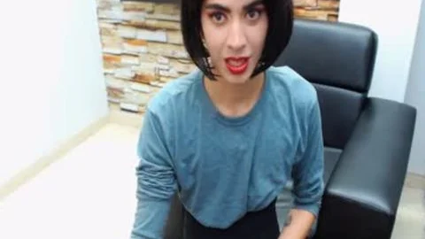 tranny jerking off And Moaning For u