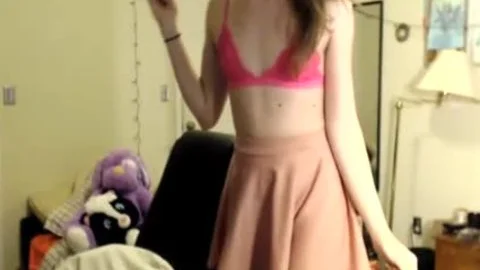 juicy brunette hair petite tranny Jerks knob