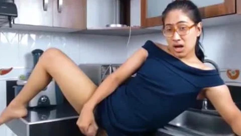 Hung lalin girl shemale Monstercock Cumming cam