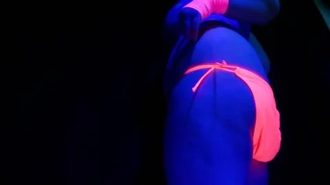 mama Is A Rave villein: Mesmerize Bukkake