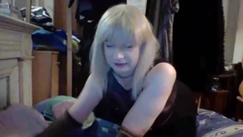 admirable Transvestite On Pause