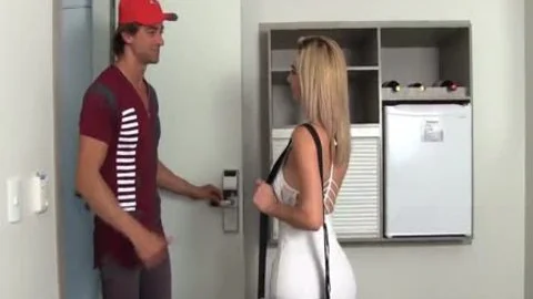 Blond tranny Nathalia De Castro Flip Flops With A concupiscent teen
