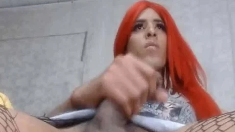 Trans babe bonks Herself