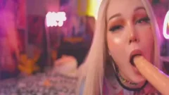 blonde Tbabe sucks vibrator Online
