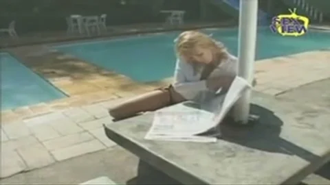 pbuttionate Frigging For Petite Tgal At The Pool