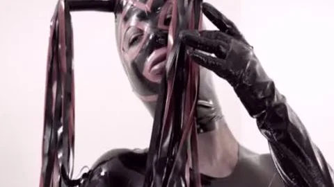Fetish t-girl In Latex Suit And Mask bonks