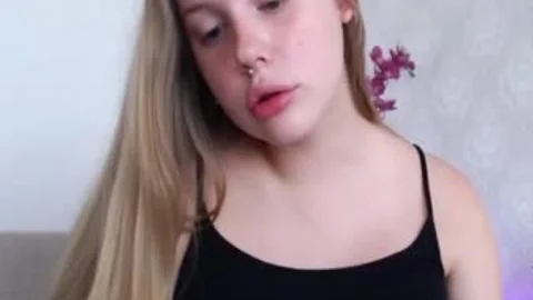 sexy bulky blonde Wanks LIVE