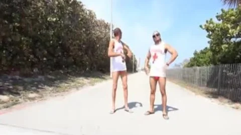 The tranny Diving duett