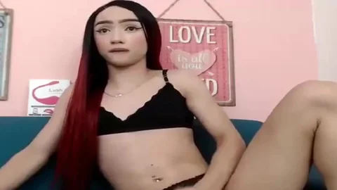 Redhead Beauty Jacking Off On webcam