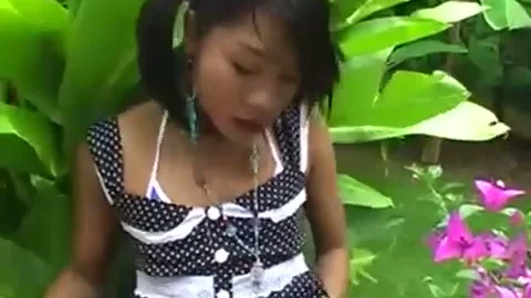 teen Ladytwink Show outdoors
