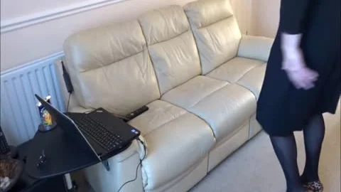 Alison - Caged And wild As she Live Streams