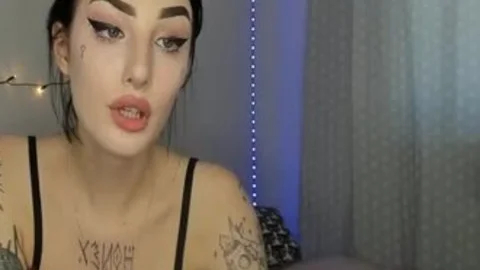 Full Tattoos German Transgirl Shows Off yummy Body
