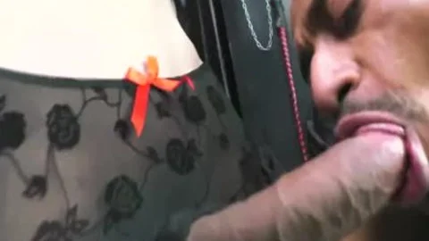 Melissa Pozzi And Her Neverending 10-Pounder! Active ladyboy!