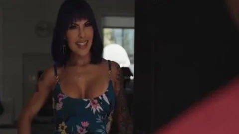 Transexual Foxxy Puts Her Pipe Inside Plumber Draven Navarros arse