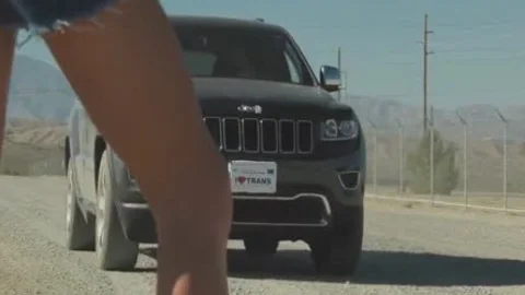 latin chick chick Dumped & Ditched, nails Driver Who Saves Her