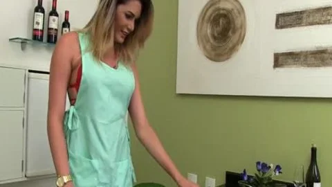 ladyman Bella Atrix Stuffs Vegetables Up Her anal