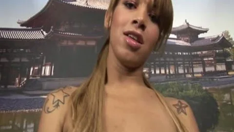 This shelady Masturbates With Tthis chab camera Up Close