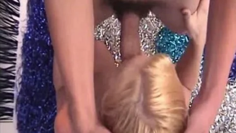 Novinho Perde Virgindade butthole Com Travesti Bem Dotada