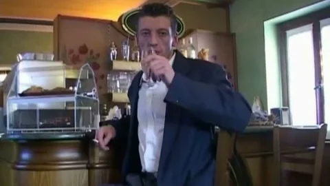 wild flslendery seduces guy In A Pub