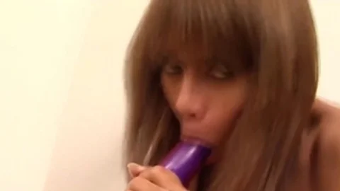 Ladyboy Mint Teases With Her 9-inch shlong In The Gym