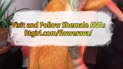 Short Hair shemale Beauty Teasing On cam