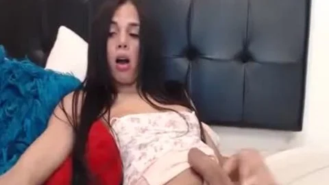 skinny ladyboy Jerks Her 10-Pounder