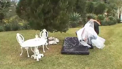 shetwink Bride Aline bones her husgroup In The Garden !