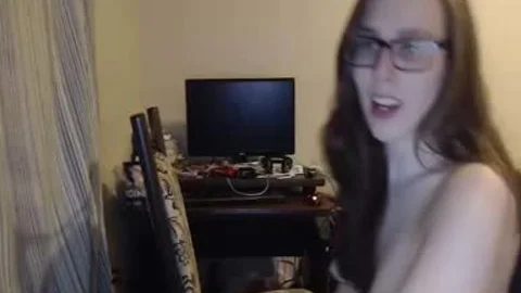 Nerdy shemale Doing Her First Live webcam Show