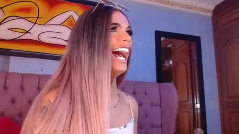 Victoria Cumsp