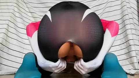 Spider-Gwen Trap fake penis Play And sperm