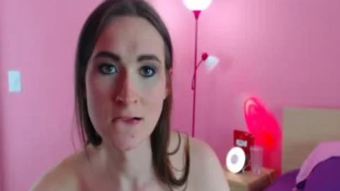 Jessica Fappit dilettante cam ladyboy undresses On cam