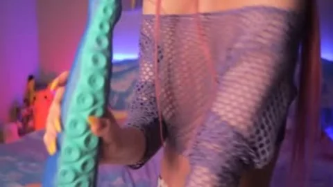 large Octopus sex tool In nasty Gaping blonde's wazoo.