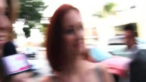 Kelly Divine, Kyra Steele Y Kayla Page En Her First lesbian Sex