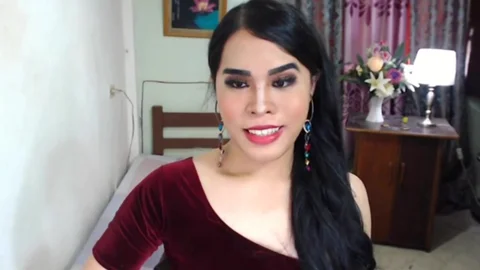 Pinay Beauty ladyboy slutty 10-Pounder handjob