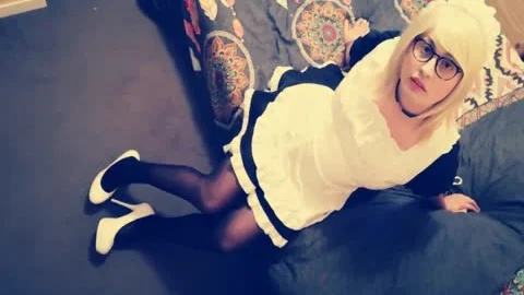Sissy Maid Noemie Play With Here Boyfriend fake penis
