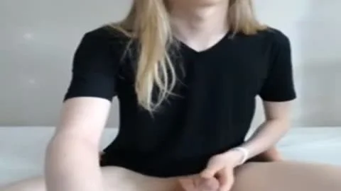 SKINNY BEAUTY rod tgirl - DickGirls.xyz
