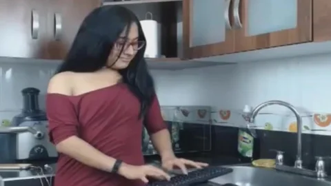 Trans Flashing large subrigid penis butt
