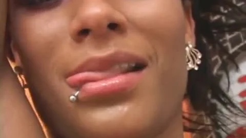 pleasant Lips shemale And Her paramour engulf Each Other Then bang