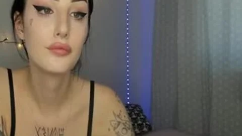 Full Tattoos German Transgirl Shows Off yummy Body