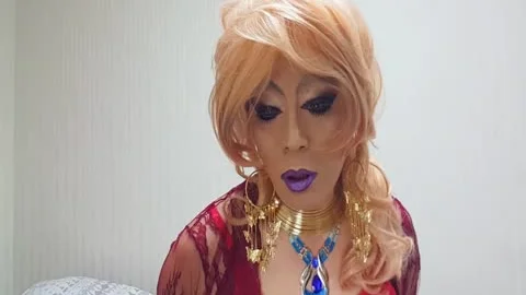 Sissy Niclo sleazy Makeup After Smoking2