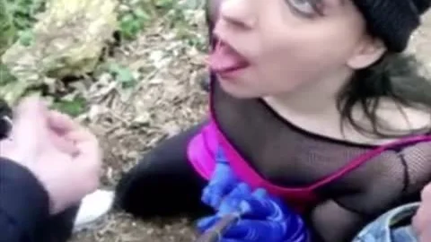 Sissy engulf two Strangers dongs In The Park