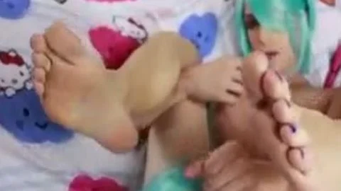 Emo ladyboy Jerkoff till she sperm