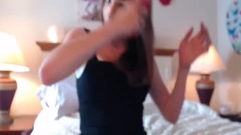 Zoey Likes To Please Fans