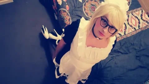 Sissy Maid Noemie Play With Here Boyfriend fake penis